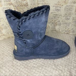 Lamo suede blue boots like new condition size 6